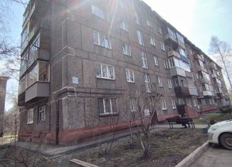 Продам 3-комнатную квартиру, 52.3 м2, Кемеровская область, улица Шункова, 14
