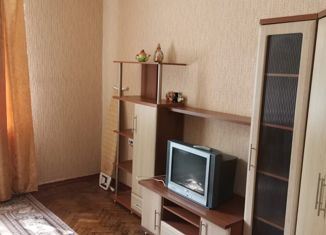 Продается четырехкомнатная квартира, 90.2 м2, Санкт-Петербург, улица Полярников, 7, метро Ломоносовская