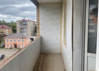 Трехкомнатная квартира на продажу, 56.2 м2, Верещагино, улица Свободы, 86