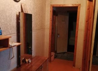 Продаю 3-ком. квартиру, 63 м2, Тольятти, Шлюзовая улица, 27, Комсомольский район