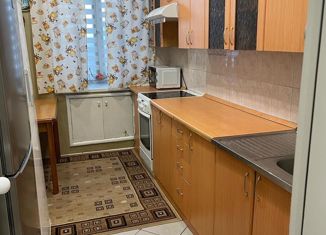 Продам четырехкомнатную квартиру, 75 м2, посёлок городского типа Берёзовка, Береговая улица, 38