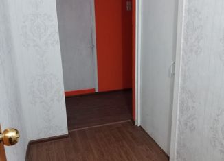 Сдается в аренду однокомнатная квартира, 31 м2, Челябинск, улица Мамина, 19