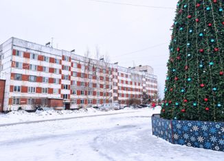 Продаю 3-комнатную квартиру, 60.1 м2, городской посёлок имени Свердлова, 1-й микрорайон, 4