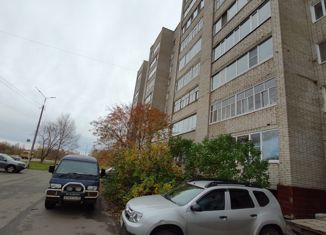 Продаю 2-ком. квартиру, 48.3 м2, Глазов, улица Толстого, 44