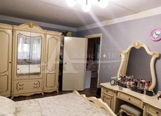 Продаю 4-ком. квартиру, 76 м2, Ставропольский край, проспект Победы, 20