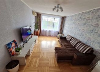 3-комнатная квартира на продажу, 68 м2, поселок городского типа Черноморский, Новая улица, 2