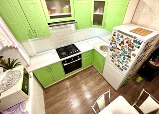 Двухкомнатная квартира на продажу, 45 м2, Белоусово, улица Гурьянова, 6