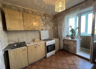 Продается двухкомнатная квартира, 52.8 м2, посёлок городского типа Медведево, улица Шумелёва, 7