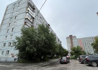 Продается трехкомнатная квартира, 61 м2, Омск, улица Лаптева, 6