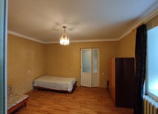 Сдам в аренду двухкомнатную квартиру, 55 м2, Крым, Приморская улица, 9