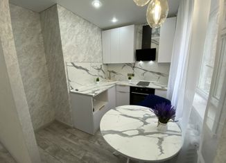 Продажа 2-комнатной квартиры, 48 м2, Тобольск, микрорайон 7А, 15