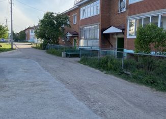 Продается 3-ком. квартира, 63.8 м2, село Улу-Теляк, улица Победы, 8