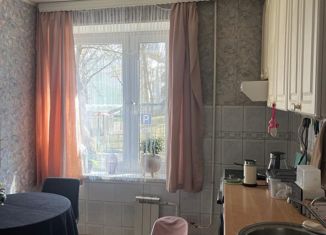 Продаю трехкомнатную квартиру, 64.7 м2, Москва, Веерная улица, 26к1, метро Раменки