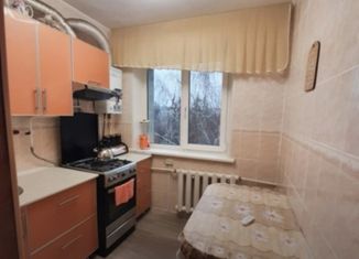 Сдается в аренду 2-комнатная квартира, 47 м2, Альметьевск, улица Гафиатуллина, 14