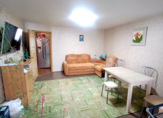 Продам 2-ком. квартиру, 48.6 м2, посёлок Трудовое, улица 50 лет Октября, 16