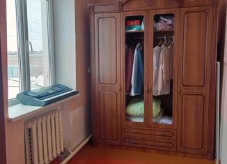 Продам 4-ком. квартиру, 105.5 м2, посёлок городского типа Цаган Аман, улица Будённого, 20
