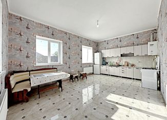 Продаю дом, 115 м2, Армавир, площадь Ленина