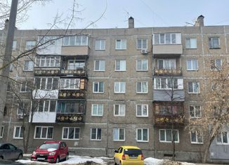 Продается 2-комнатная квартира, 42.2 м2, Бор, улица Чугунова, 10