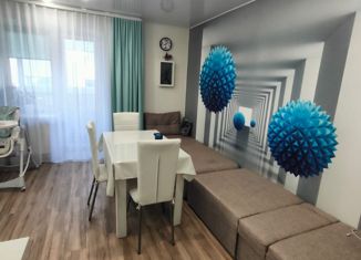 Продаю 1-комнатную квартиру, 47 м2, Кыштым, улица Демина, 7А