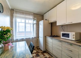 Продаю 2-комнатную квартиру, 49.4 м2, Екатеринбург, улица Стачек, 59, улица Стачек