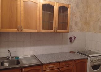 Сдам в аренду 1-ком. квартиру, 40 м2, Выборг, проспект Победы, 8