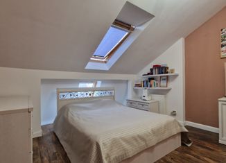 Продаю 2-комнатную квартиру, 70 м2, Гурьевск, Пражский бульвар, 5