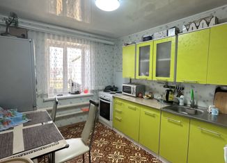 Продается 2-ком. квартира, 54.4 м2, село Киргиз-Мияки, улица Салавата Юлаева, 24