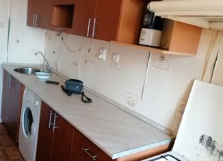 Продажа 3-ком. квартиры, 63 м2, село Сторожевка, Средняя улица, 4