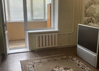 Продам 4-комнатную квартиру, 80 м2, Тольятти, улица Автостроителей, 7