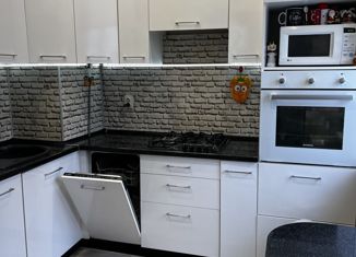 Продам 3-комнатную квартиру, 63 м2, рабочий поселок Первомайский, проспект Улитина, 21