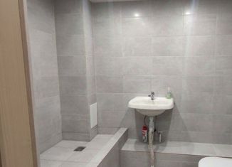 Продаю 1-комнатную квартиру, 27.3 м2, Екатеринбург, улица Лётчиков, 7, метро Уральская