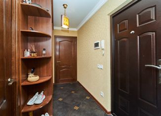 3-комнатная квартира на продажу, 60 м2, Краснодар, улица Бабушкина, 281/2, Центральный микрорайон