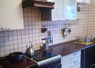 Продаю 3-комнатную квартиру, 65 м2, Сосновый Бор, проспект Героев, 57