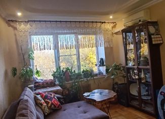 Продаю трехкомнатную квартиру, 66.6 м2, Невинномысск, улица Гагарина, 43Б