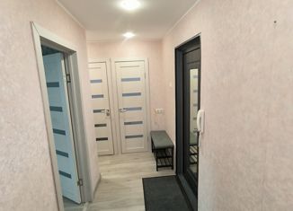 Продается 2-ком. квартира, 43.7 м2, Кировск, улица Советской Конституции, 24