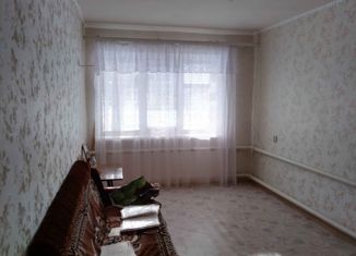 Продам 3-ком. квартиру, 63 м2, Ершов, Малоузенская улица, 14