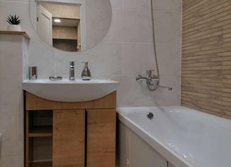 Продаю трехкомнатную квартиру, 58 м2, Барнаул, улица Солнечная Поляна, 94к6, ЖК Nord