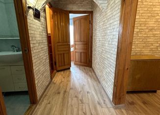 Продажа 3-ком. квартиры, 72 м2, Салават, улица Островского, 71