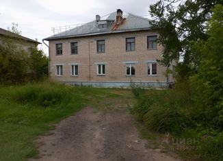 Продается двухкомнатная квартира, 64 м2, Старица, улица Городище, 1