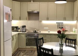 Продается трехкомнатная квартира, 80 м2, село Высокое, Зелёная улица, 2А