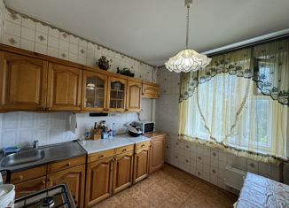 Трехкомнатная квартира на продажу, 68 м2, Конаково, Советская улица, 18