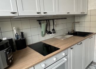 Продаю трехкомнатную квартиру, 61 м2, Уссурийск, Ленинградская улица, 41Б