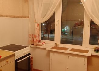 Продается 3-комнатная квартира, 71 м2, Челябинская область, Молдавская улица, 11