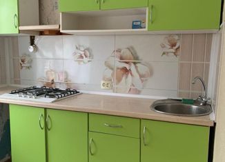 Сдам в аренду 1-комнатную квартиру, 31 м2, Чебоксары, Социалистическая улица, 13