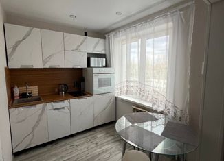 Трехкомнатная квартира на продажу, 61.4 м2, Иркутская область, 2-й квартал, 32