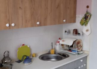 Продам 1-ком. квартиру, 33 м2, Струнино, улица Дзержинского, 1