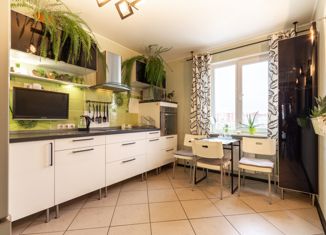 Продам двухкомнатную квартиру, 61.8 м2, посёлок Шушары, территория Ленсоветовский, 29