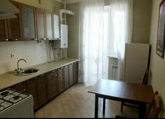 Сдам в аренду 1-комнатную квартиру, 40 м2, Батайск, улица Мира, 239