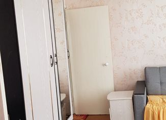 Продаю однокомнатную квартиру, 32 м2, Радужный, 2-й микрорайон, 6