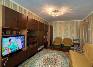 Продаю 3-комнатную квартиру, 64 м2, поселок городского типа Заозерное, Зелёная улица, 3